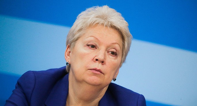 Васильева выступила против права абитуриентов подавать документы сразу в 5 вузов