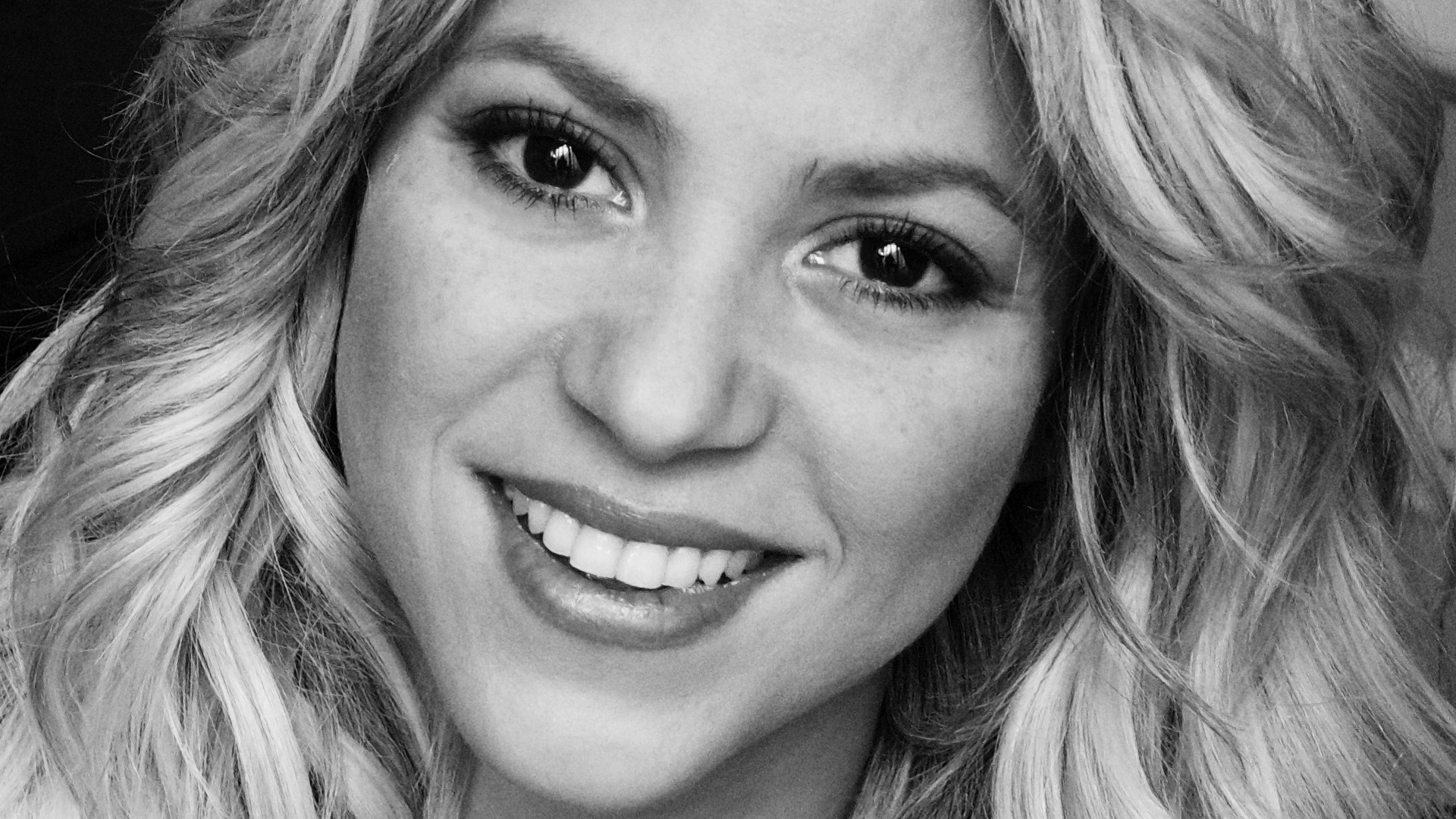 Шакира построит школу