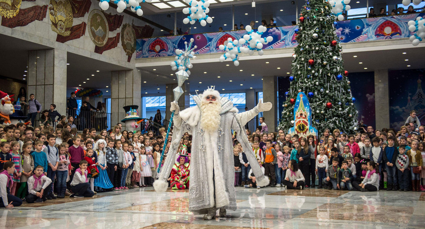 Передумали: Комитет образования Петровск-Забайкальского вручил школьнице путёвку на кремлёвскую ёлку, а потом поменял решение в пользу другого ребёнка