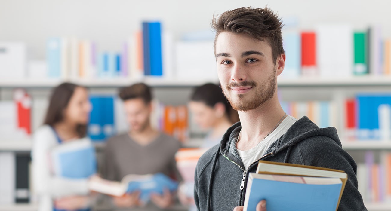 Госдума продлила льготный прием в вузы для детей-сирот до 2021 года