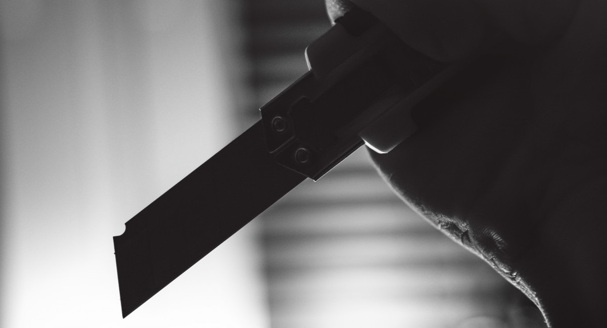 В мурманской школе 14-летний подросток напал на сверстника с канцелярским ножом