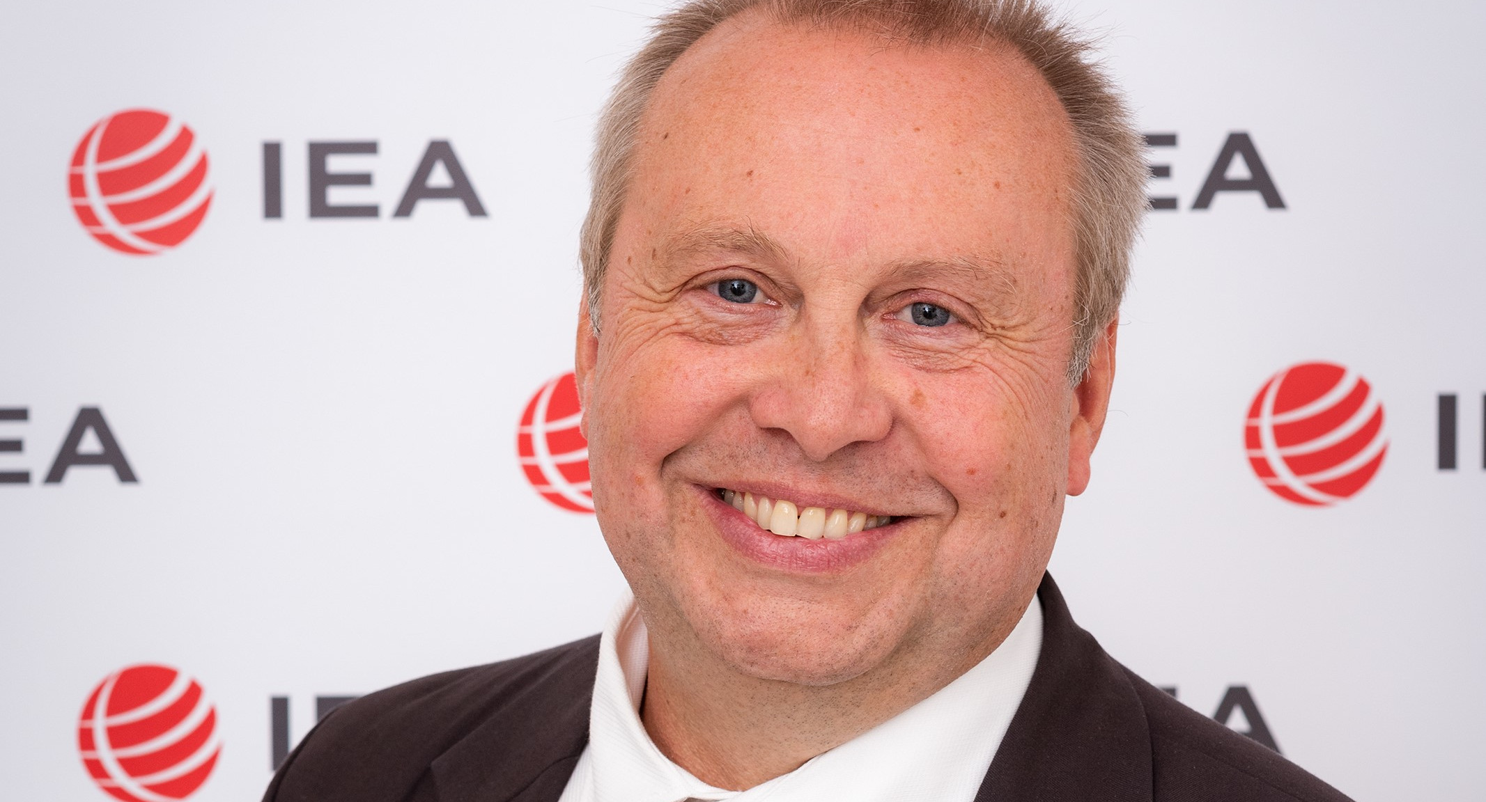 Дирк Хастедт: Школы должны сосредоточиться на поиске путей создания безопасных условий обучения