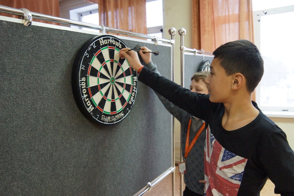 В Госдуме предложили бороться с буллингом в школах с помощью музыки и  дротиков