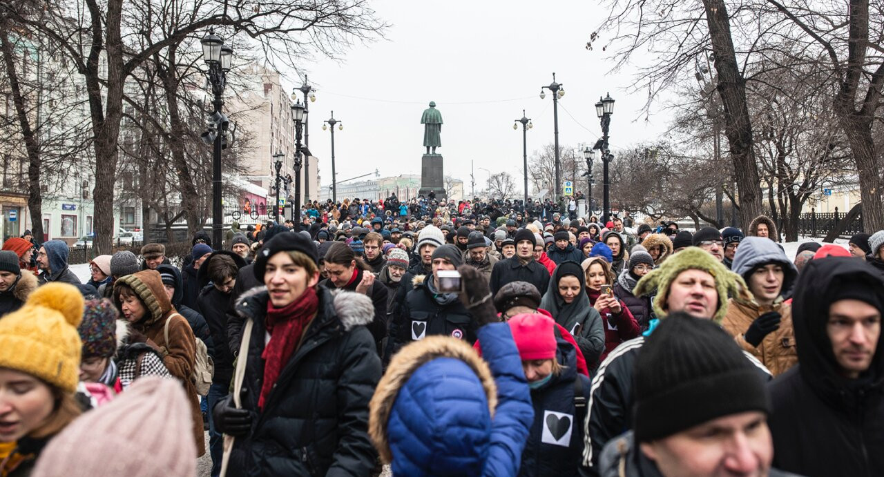 В Москве около тысячи человек вышли на «Марш материнского гнева»