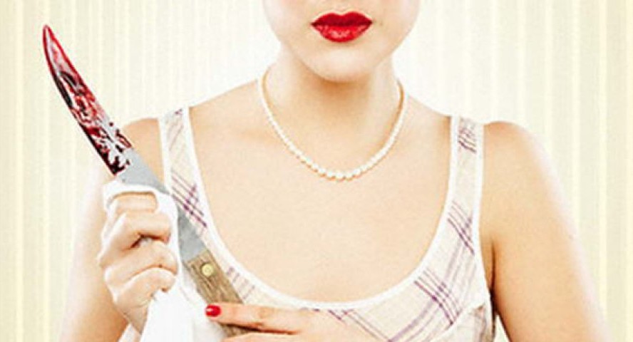 Обезумевшая мама ударила ножом в голову женщину, потому что та удалила ее из родительского чата   