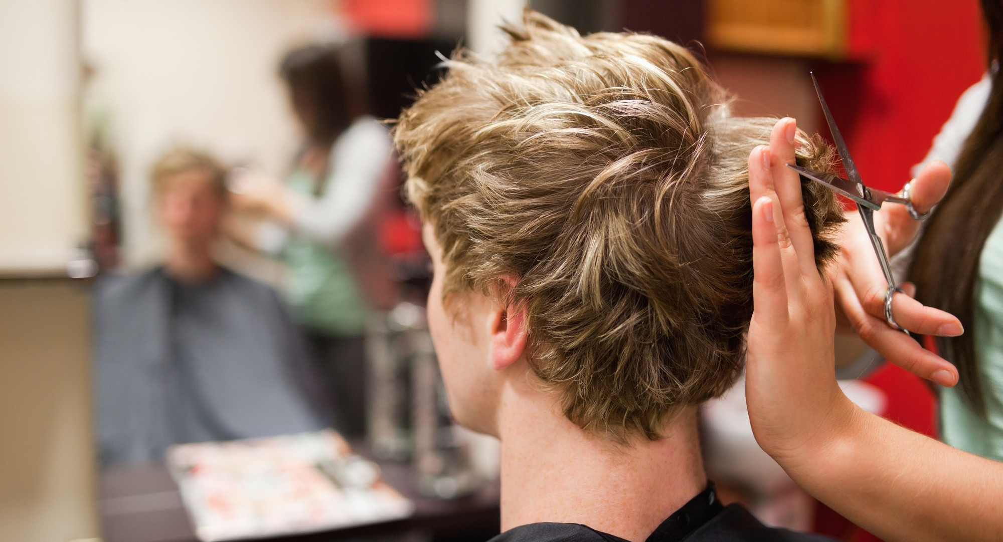 И снова здравствуйте: В Петербурге школьника отстранили от занятий из-за перекрашенных волос