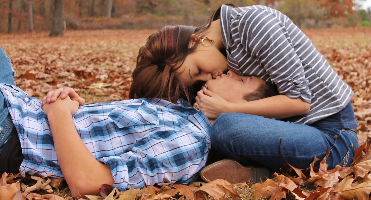 Минздрав предупреждает: подростки начинают половую жизнь в 10–11-м классе