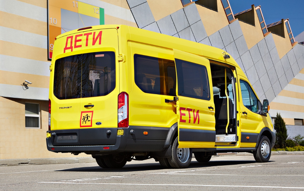 Шестилетнюю девочку забыли в школьном автобусе