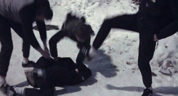 «Нелюди» избивают школьников и публикуют фотографии и видео в соцсетях