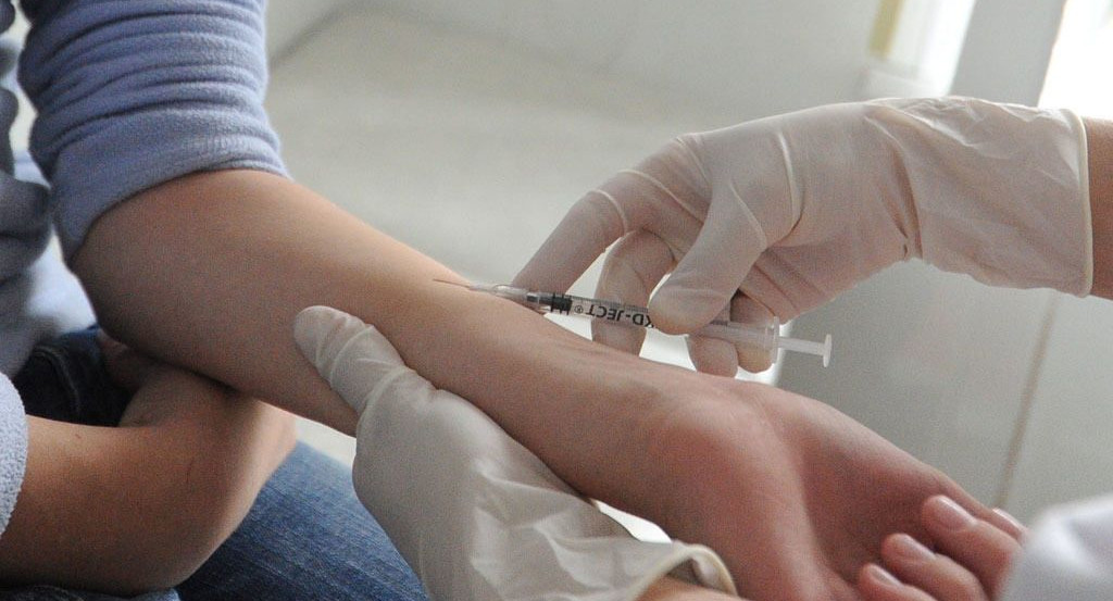 Пермская школа, отстранившая учениц от занятий из-за отказа от пробы Манту, подала заявление на родителей в полицию