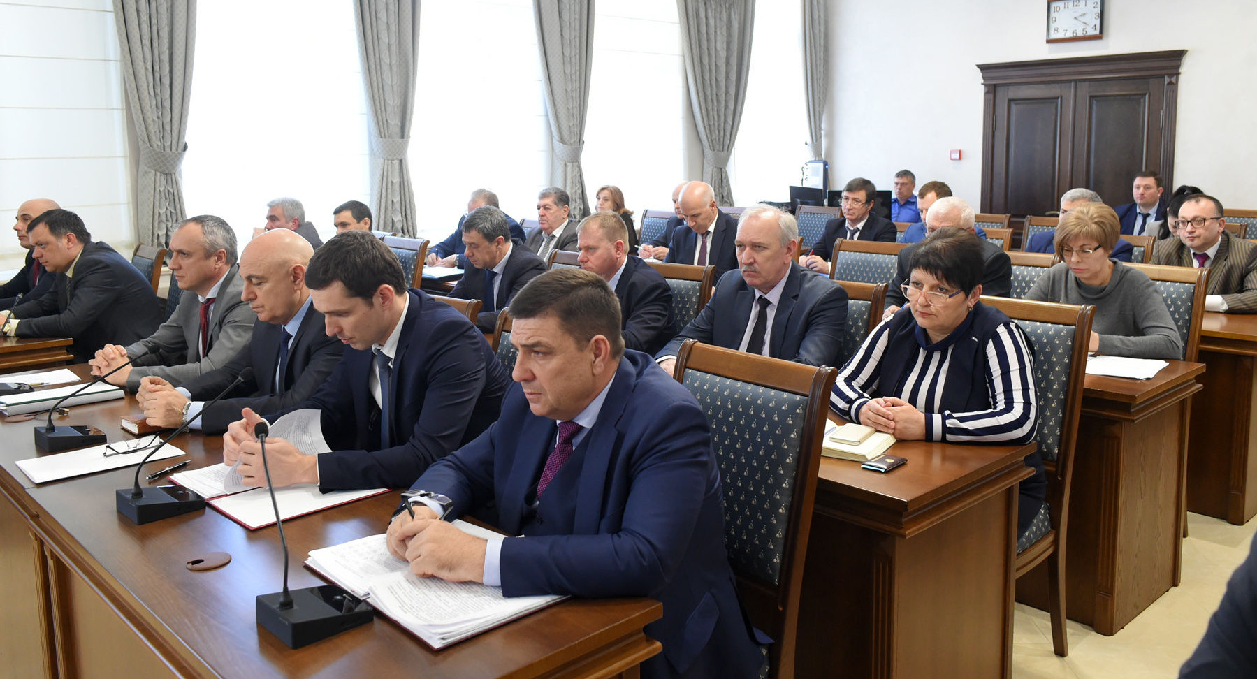  В Адыгее пересмотрят модель формирования зарплаты учителей