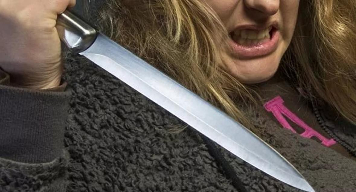 Пьяная мать заперла соцработников, грозивших отобрать у неё детей