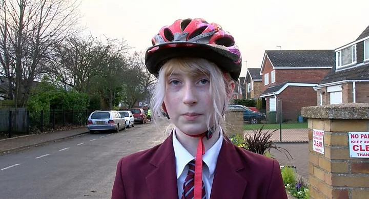 Мусорная девочка