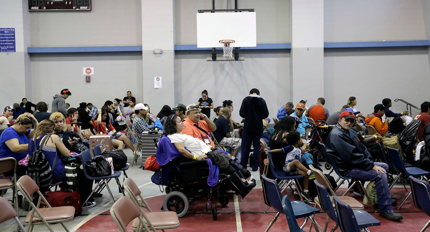 В нескольких школах США ввели дресс-код для родителей