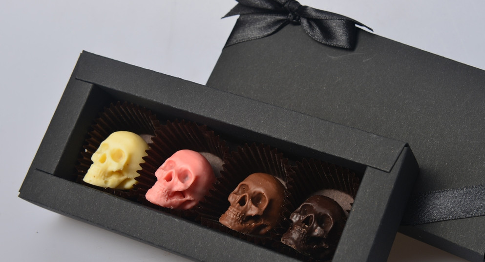 Сладости и газировку в Англии будут продавать в устрашающей упаковке