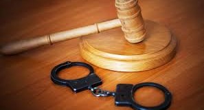 В Забайкалье пьяный мужчина до смерти избил пятилетнего пасынка из-за отказа учиться читать