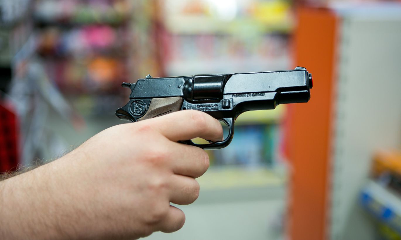 В Крыму школьник с игрушечным пистолетом едва не сорвал ЕГЭ