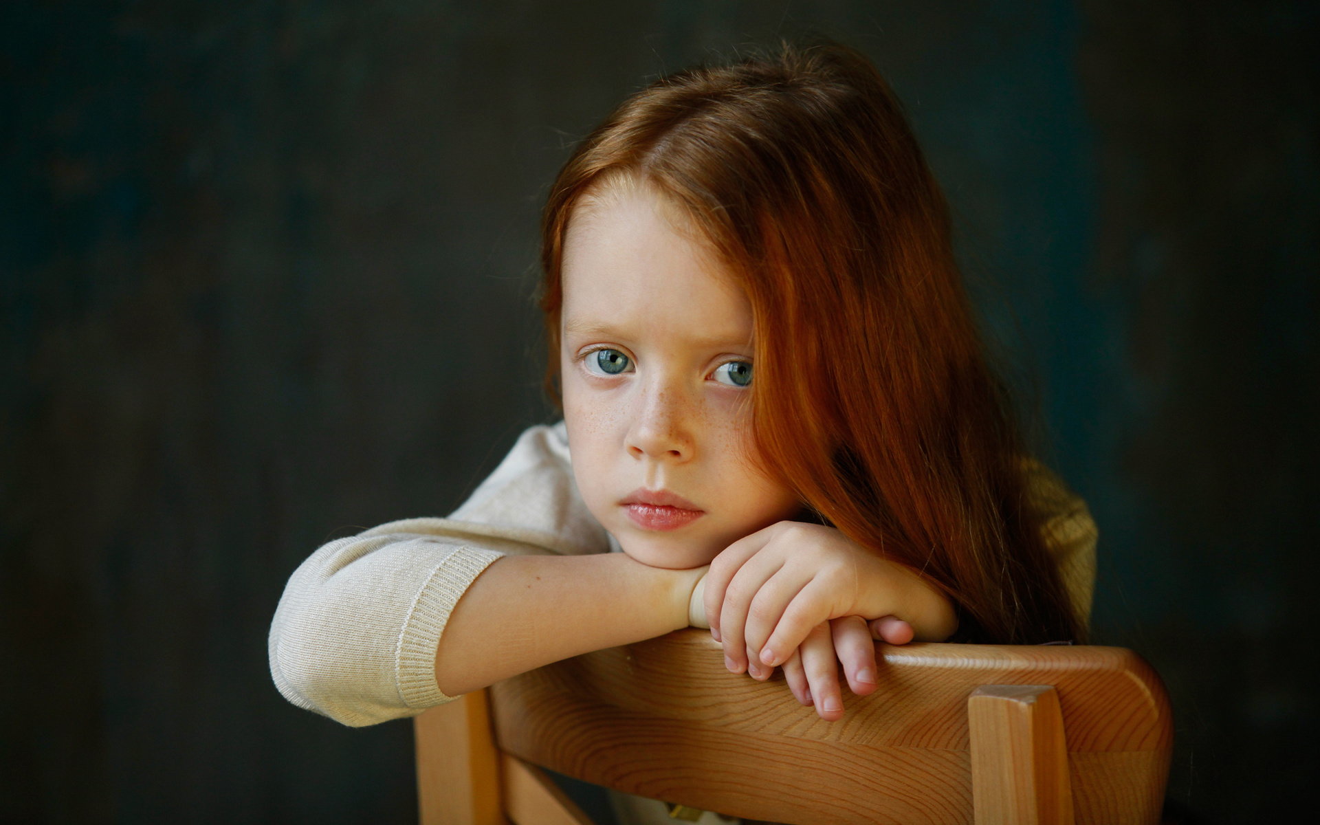 В Ленобласти наказали воспитательницу за упавшую со стула девочку