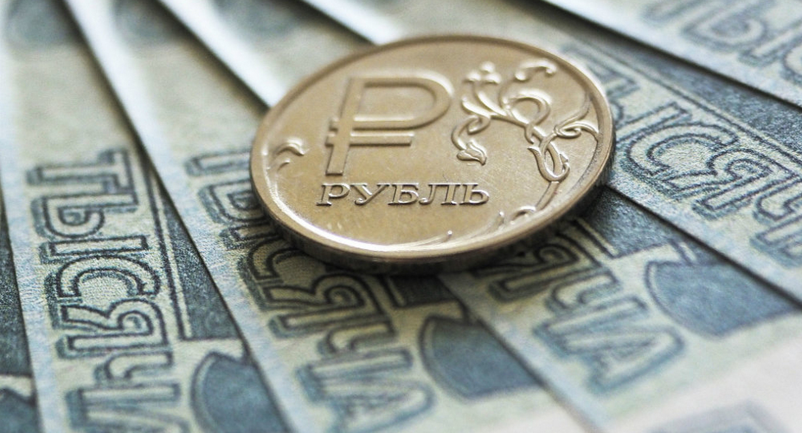 На Урале хотят ввести доплаты заслуженным врачам и учителям