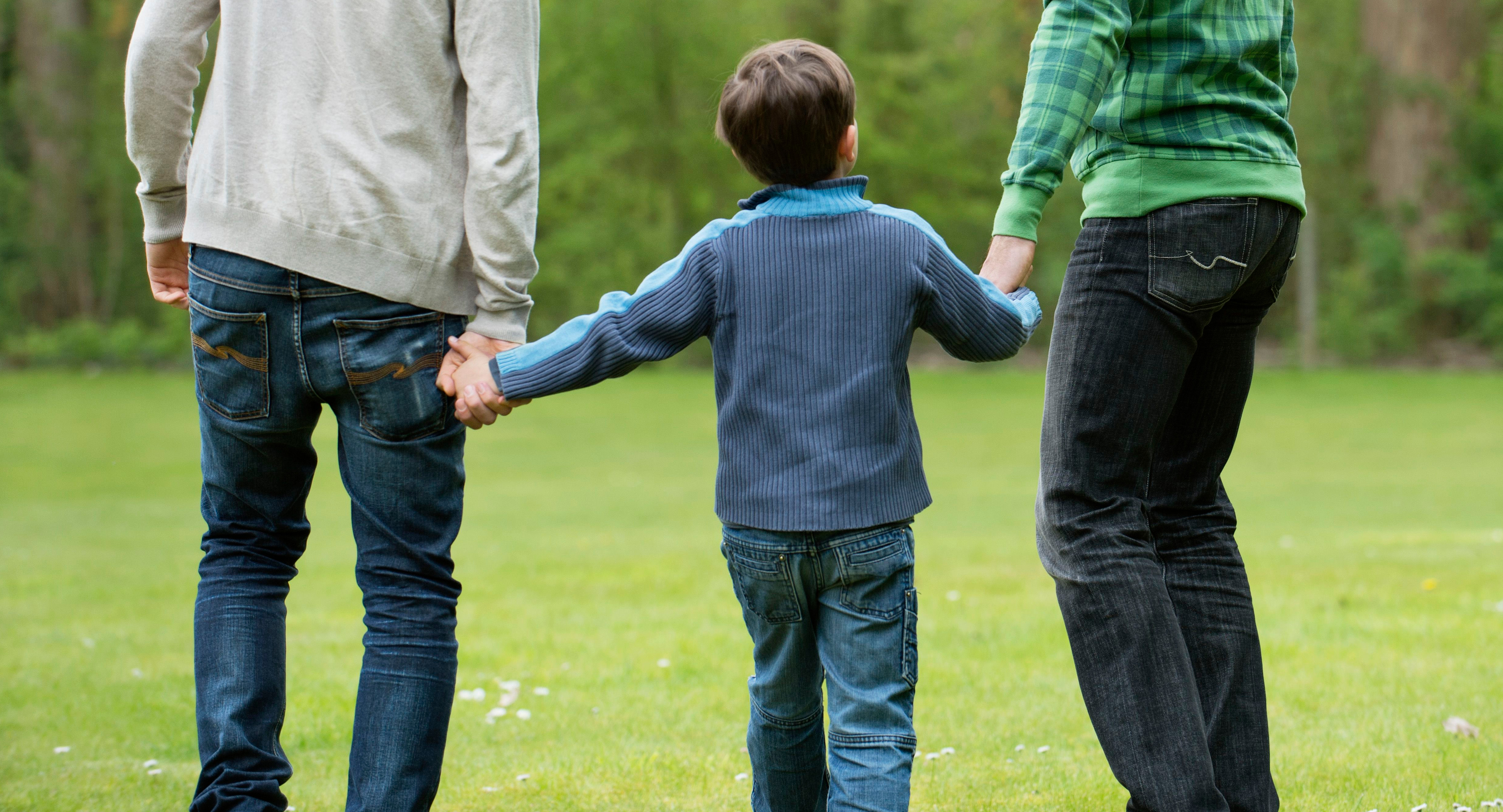 В Москве возбудили уголовное дело из-за воспитания детей однополой парой