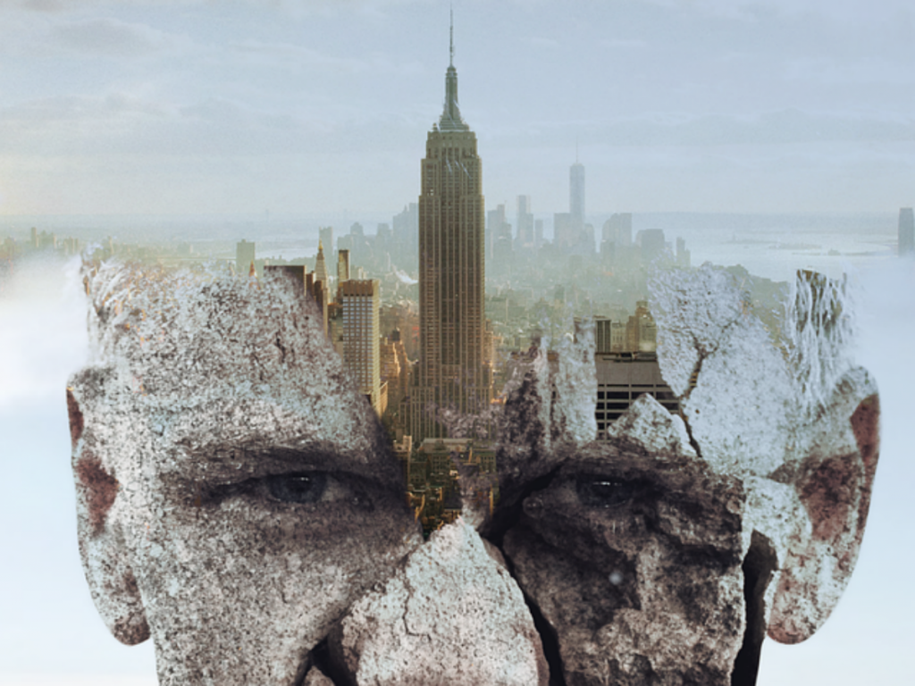 Российский FaceApp снова в топе: весь мир смотрит на себя в старости