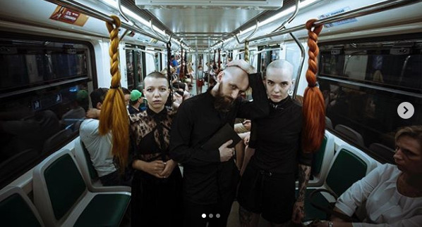 «Он постоянно бил мать, даже когда она была беременна»