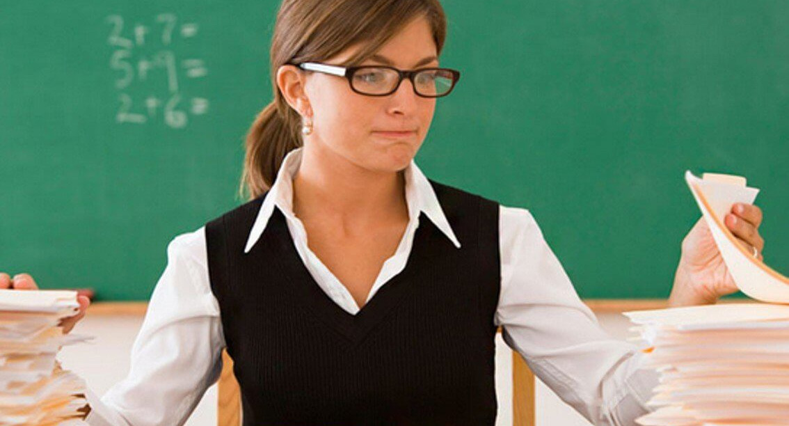 Минпросвещения РФ считает избыточной нагрузку на учителей по составлению отчетности