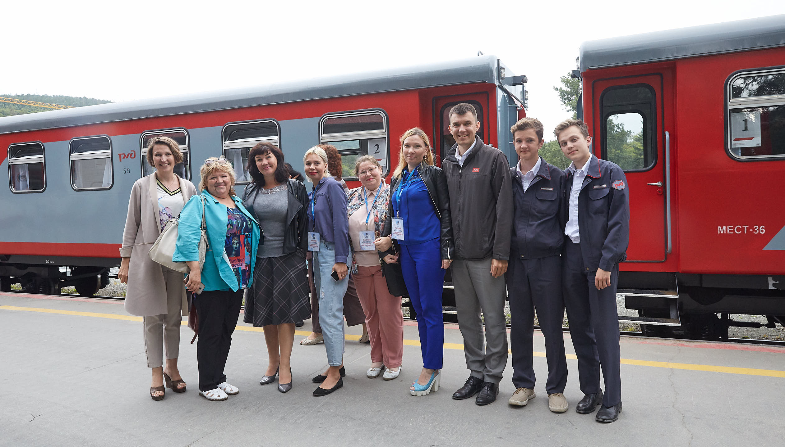Образовательный поезд принял юных пассажиров и их родителей