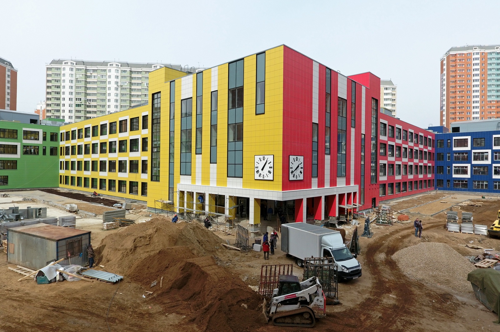 Дмитрий Медведев: при строительстве школ компромиссы недопустимы