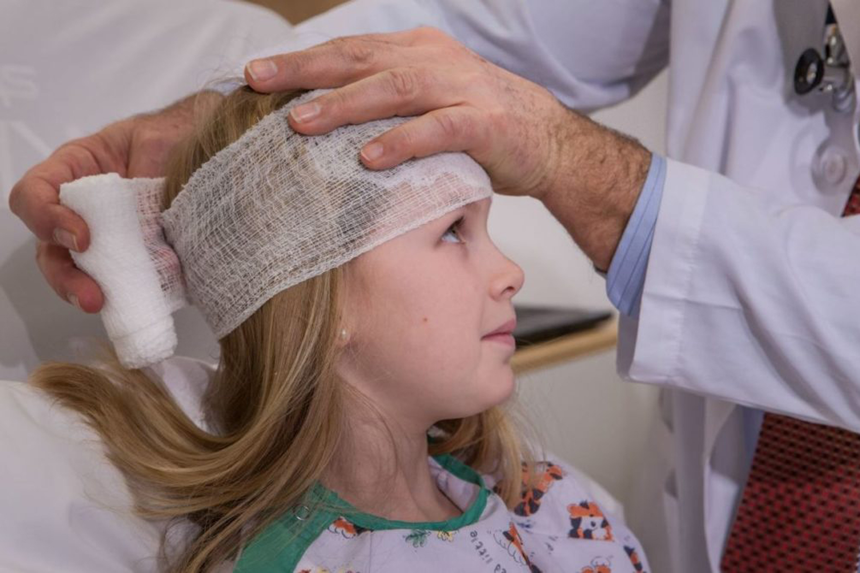 Эксперт назвал самые распространенные травмы детей в школе