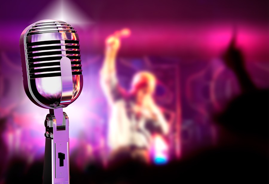 Российским школьникам спели «Рюмку водки на столе» в День знаний