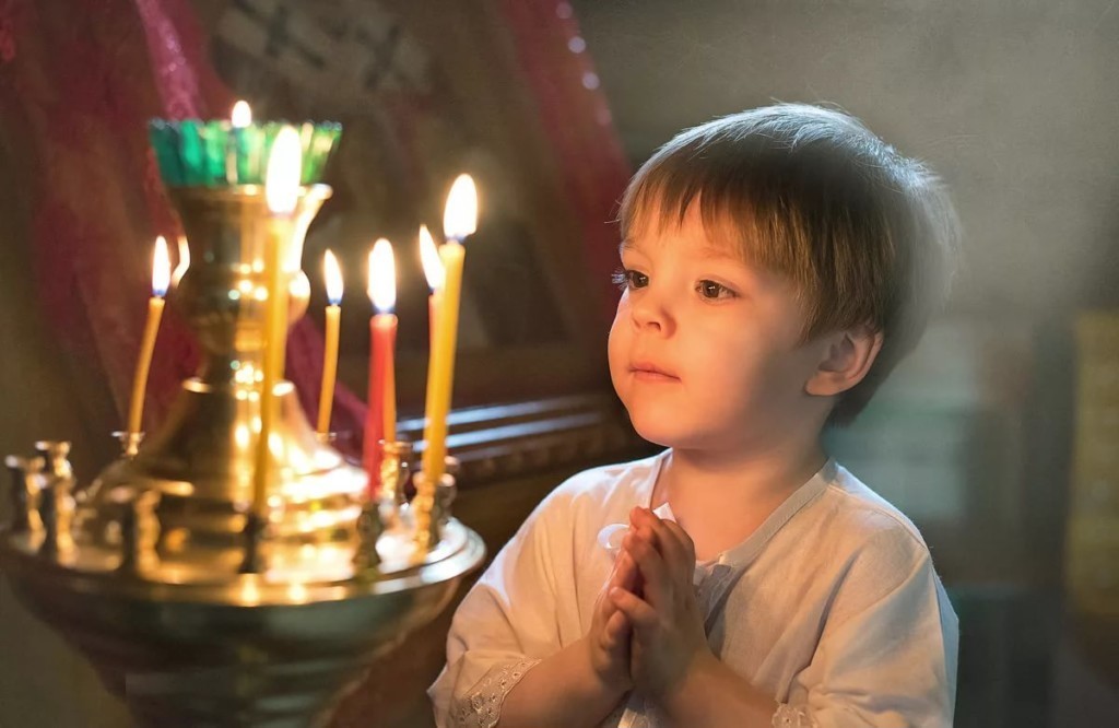 В РПЦ считают недопустимым привлекать к молебнам неверующих школьников