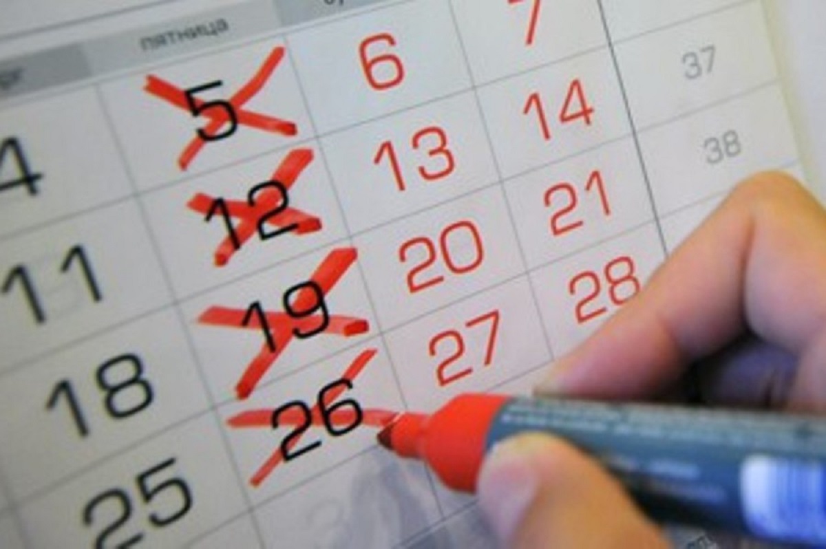 Хоть завтра: Дмитрий Медведев счел возможным переход на четырехдневную неделю 