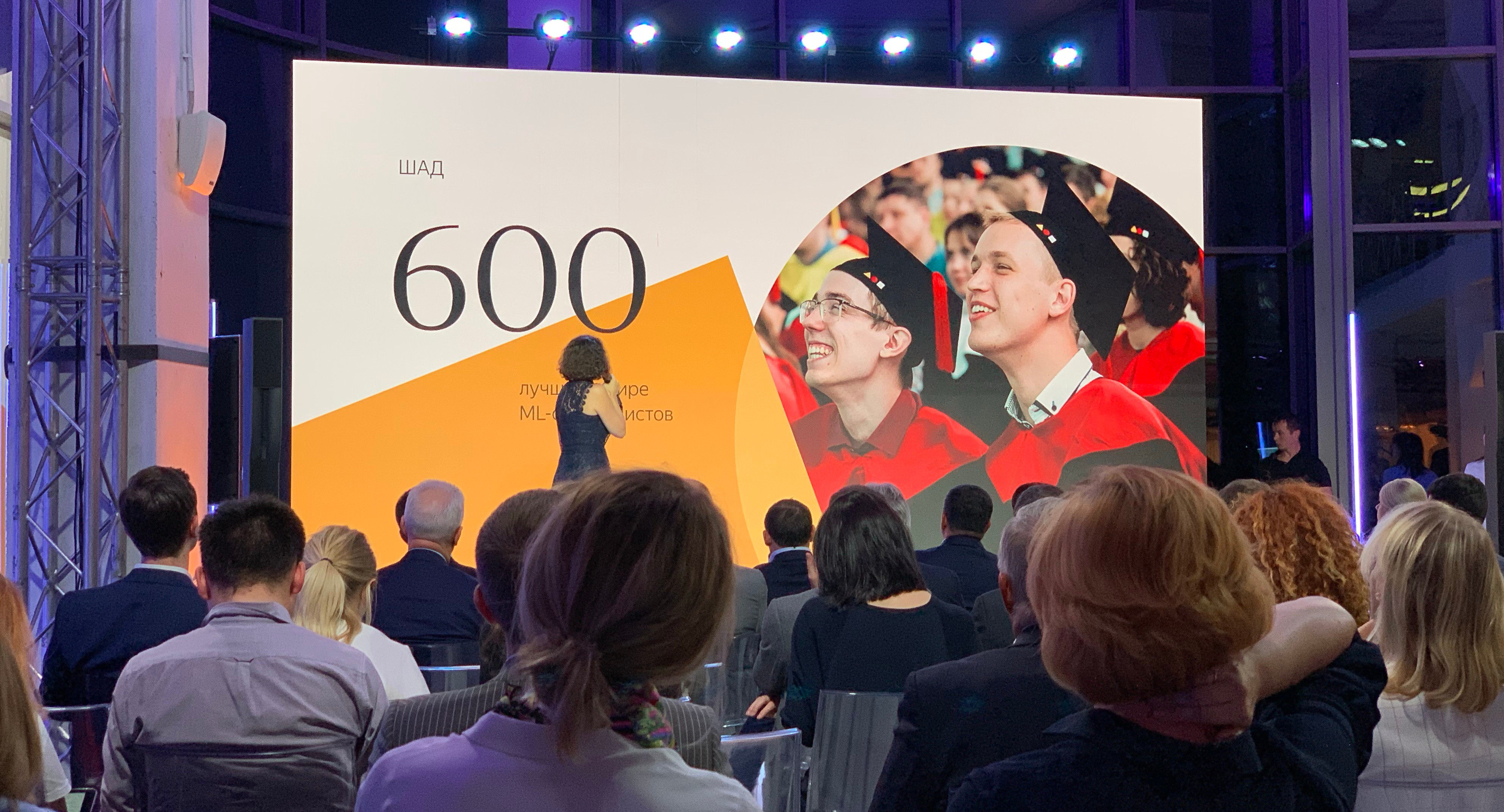 Олег Смолин готов предоставить компании «Яндекс» площадку для презентаций проектов в Государственной думе