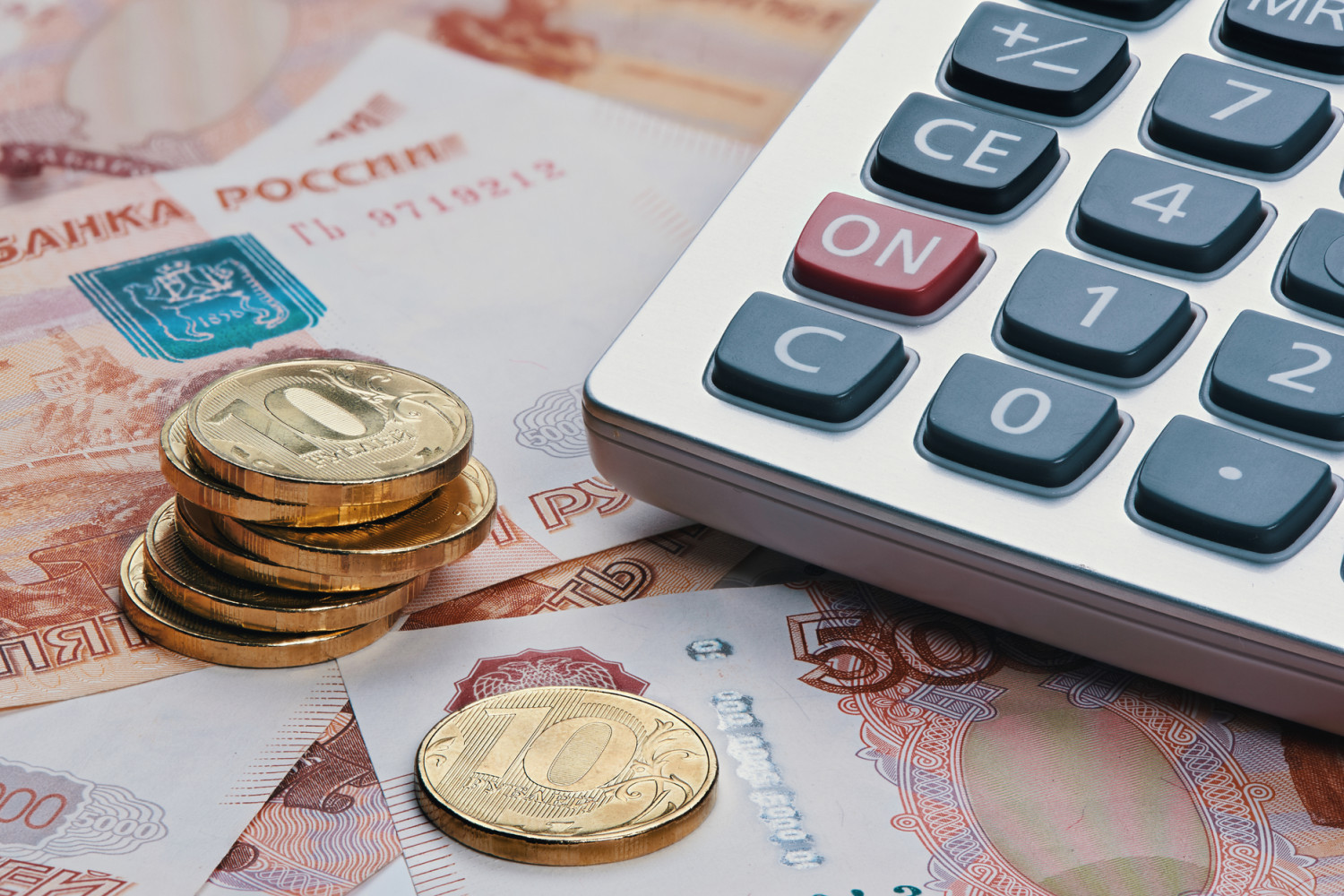 Владимир Путин поручил увеличить стимулирующие выплаты врачам и учителям (не всем)