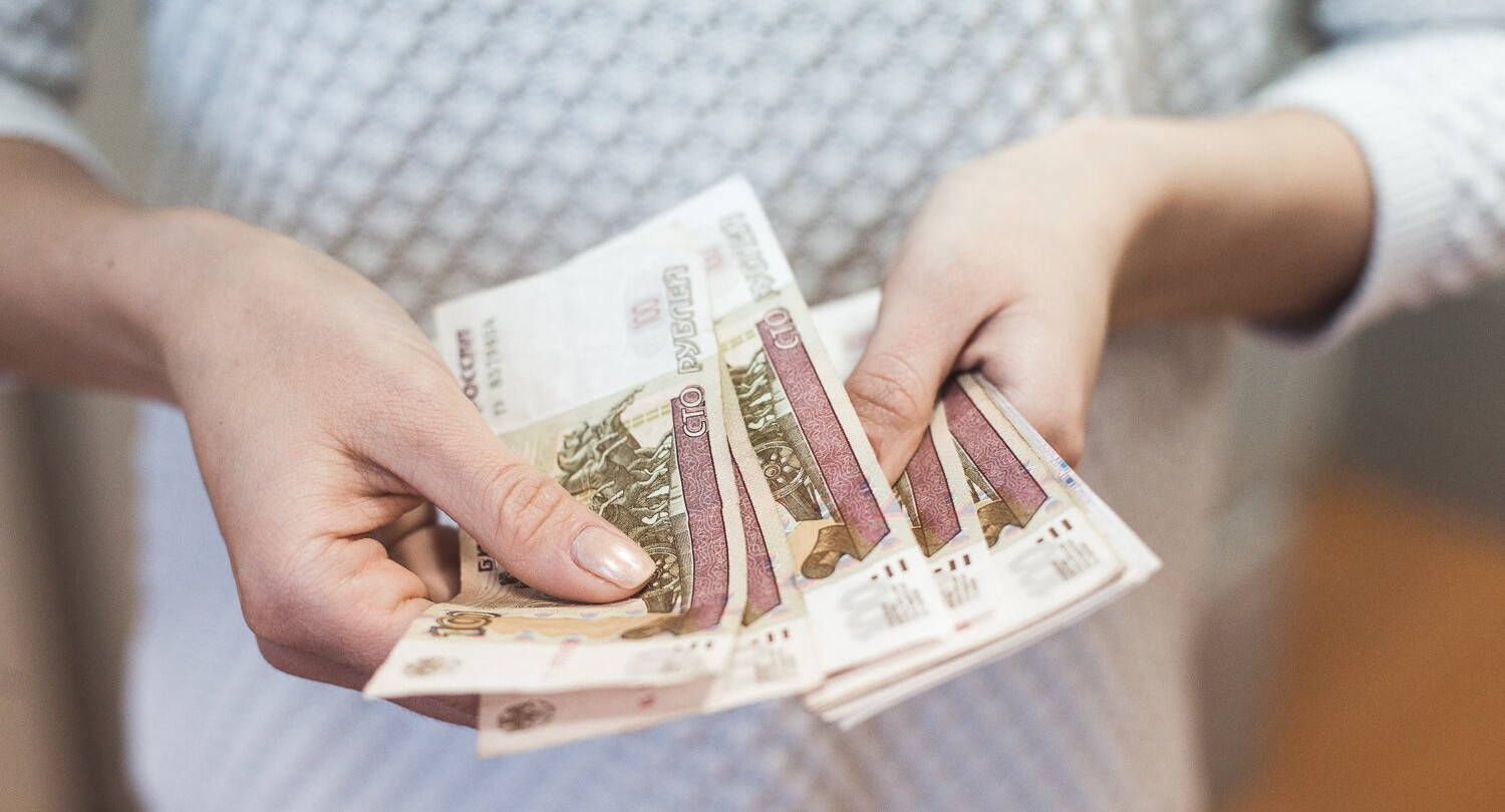 300 учителей в Чите зарабатывают вдвое меньше обещанного «майскими указами»