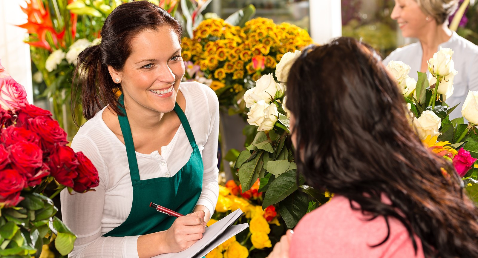 Эксперт по этикету дала советы по выбору подарков на День учителя