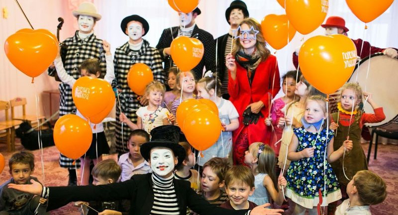 Эксперты фонда «Обнаженные сердца» расскажут о негативных сторонах детских домов и интернатов для развития ребенка