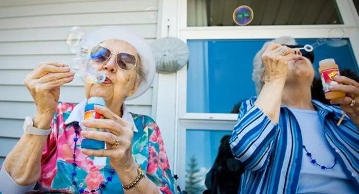 Чебоксарские пенсионеры ходят в деДский сад