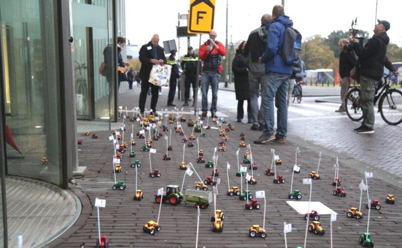 Национальная забастовка учителей в Голландии парализовала 4400 школ