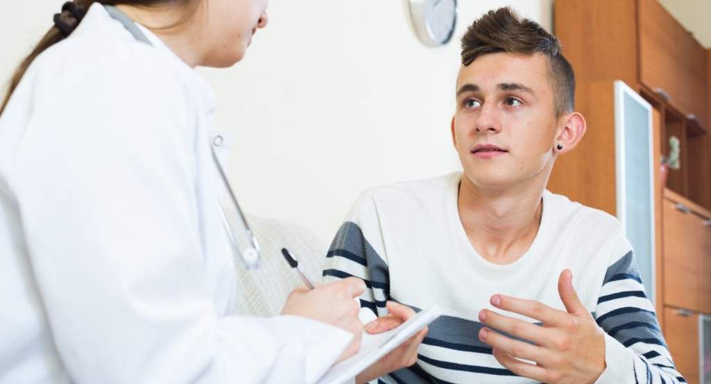 В Думу внесли проект о праве родителей получать информацию о болезнях подростков