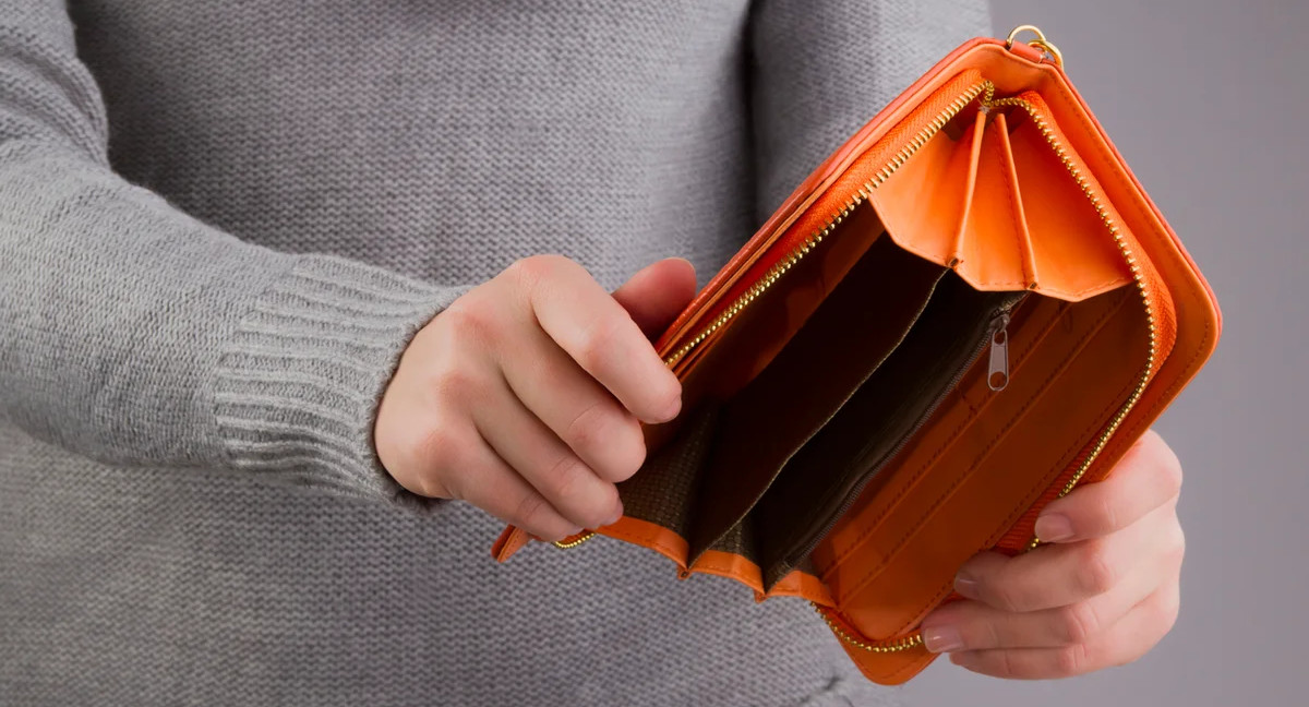 В 43 школах Казани учителям не выдавали вовремя зарплату