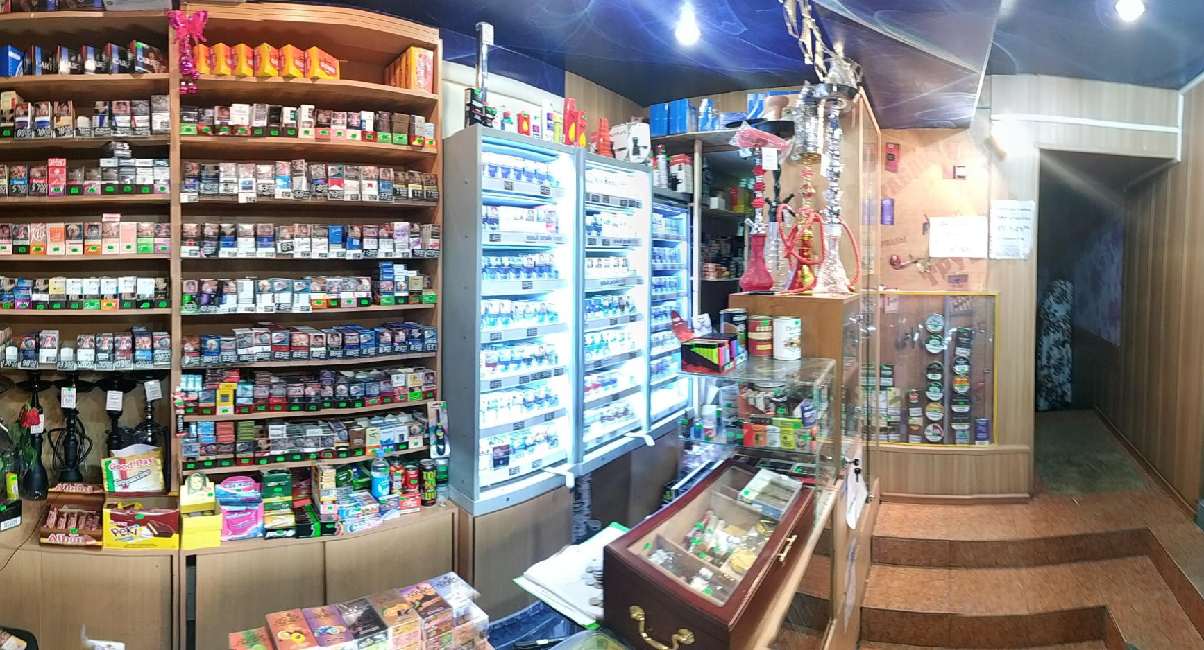 Ретейлеры предложили отменить запрет на торговлю сигаретами у школ