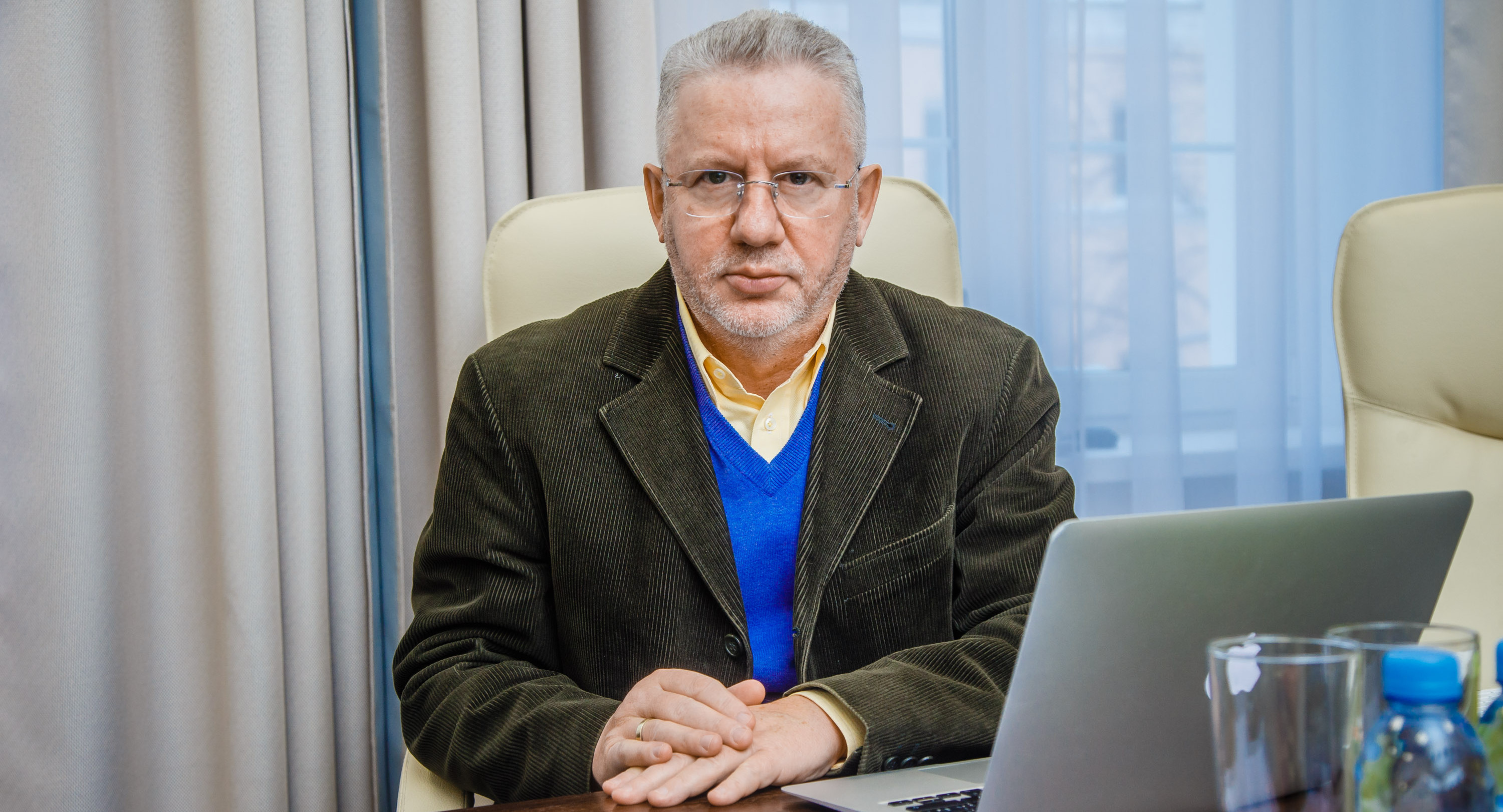 Итоги года. «Школа дрейфует в Советский Союз»: Александр Адамский о списках 100 книг и альтернативах в образовании