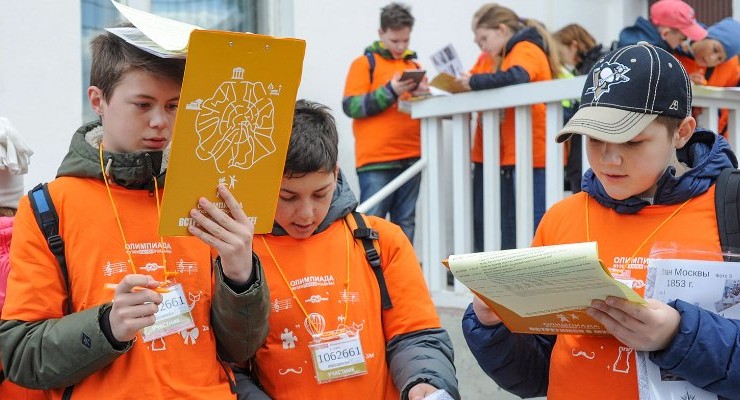 В школах начинаются новые этапы олимпиад и конкурсов для физиков и лириков