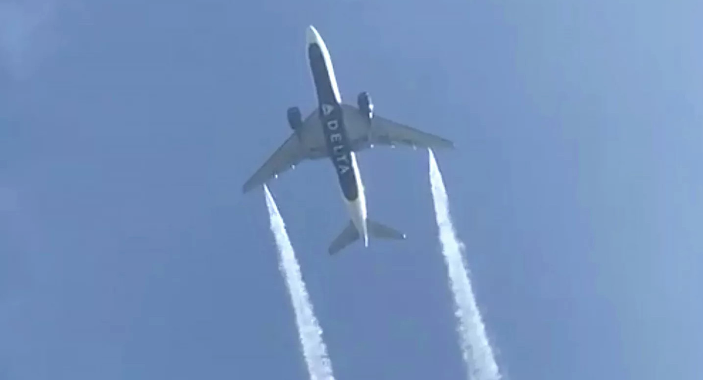 В США 60 человек пострадали после сброса авиатоплива на школы