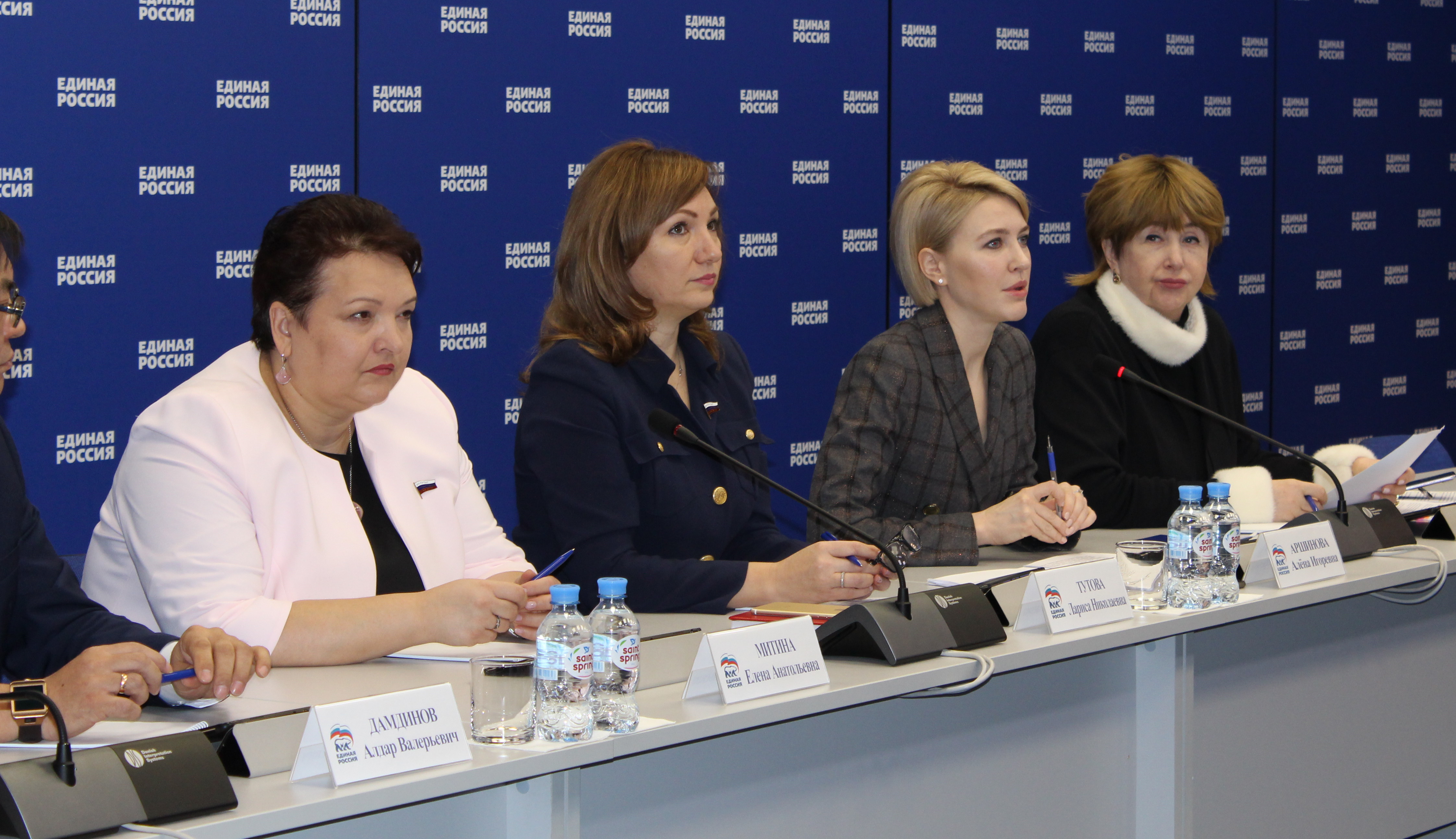 Единоросы обсудили образование в Послании Президента