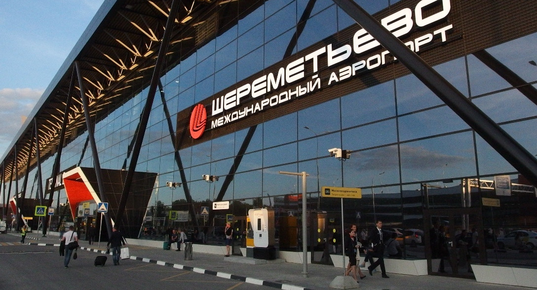 Россиянин бросил двух сыновей в Шереметьево и оставил записку