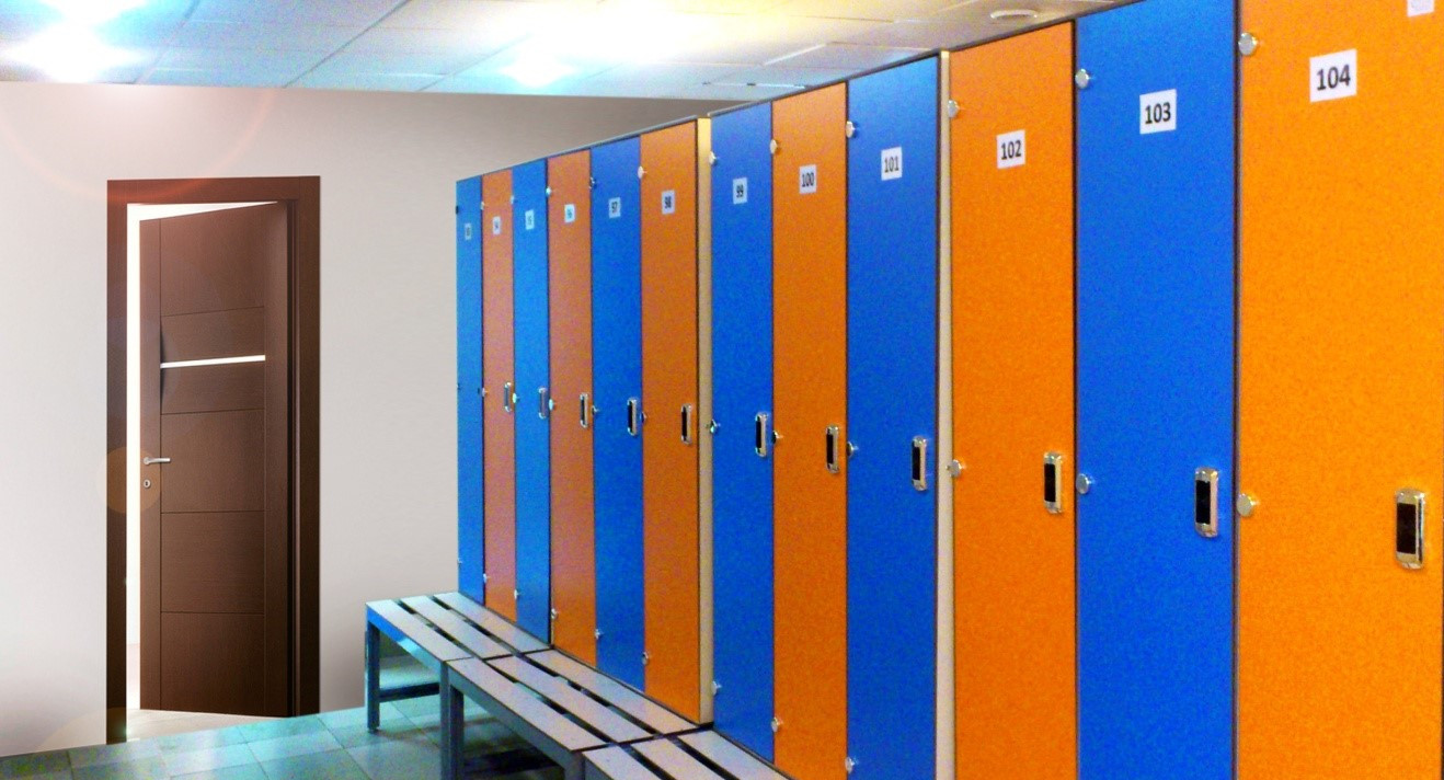 В Приморье директор школы «сдаёт в аренду» шкафчики для одежды