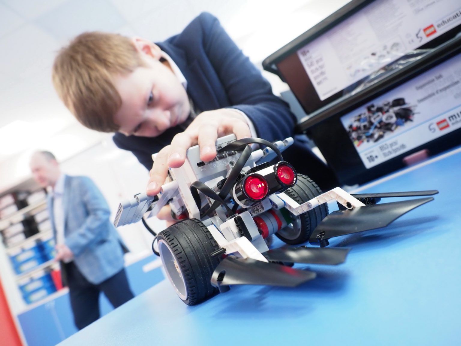 Мишустин считает, что кванториумы должны стать частью школьных программ